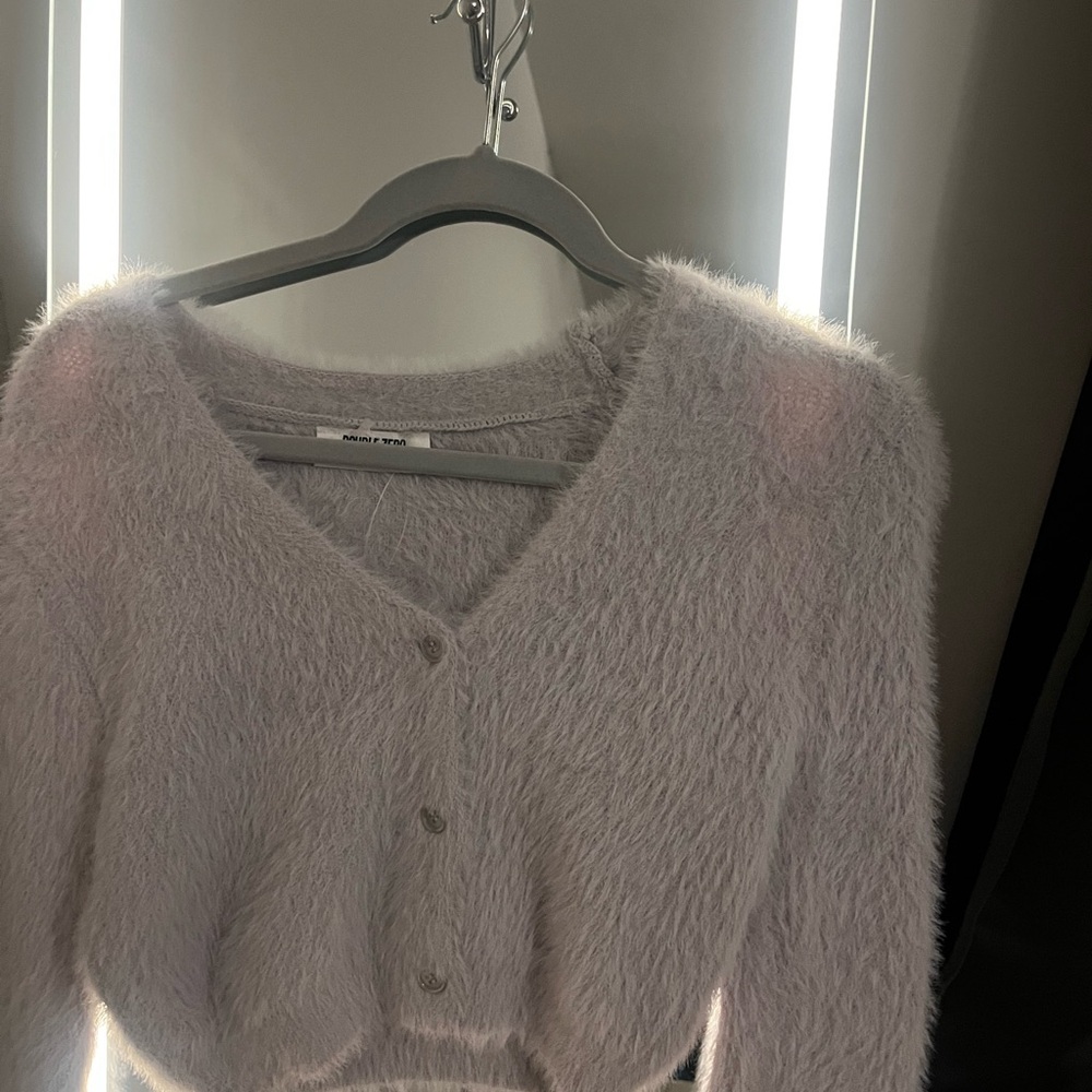 Cozy V-Neck Fuzzy Sweater - Light Lilac
